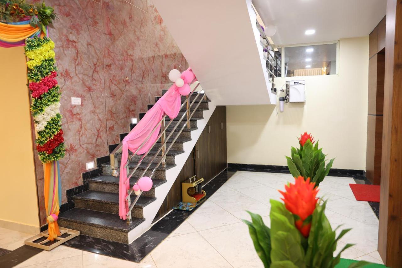 Sunshine International Boarding & Lodging Belur  Exterior foto