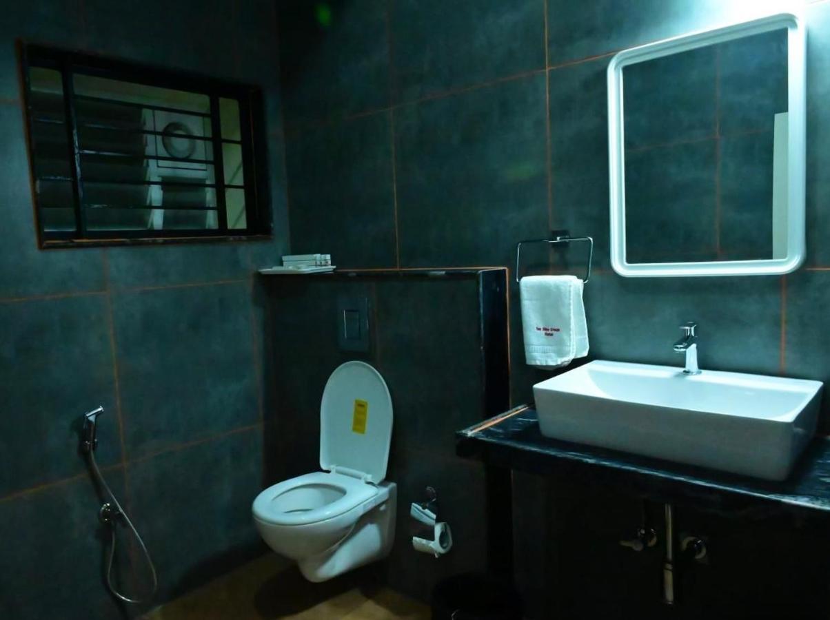 Sunshine International Boarding & Lodging Belur  Exterior foto